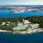 Isabella Island Miramare & Hotel