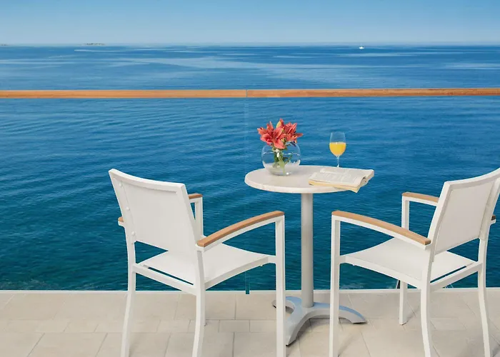 Isabella Island Miramare & Hotell