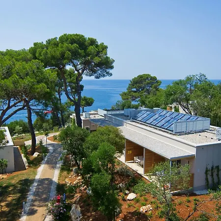 Отель Valamar Isabella Miramare